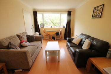 2 bed flat, Lonsdale Court, Jesmond, Newcastle, NE23HF - Image 2
